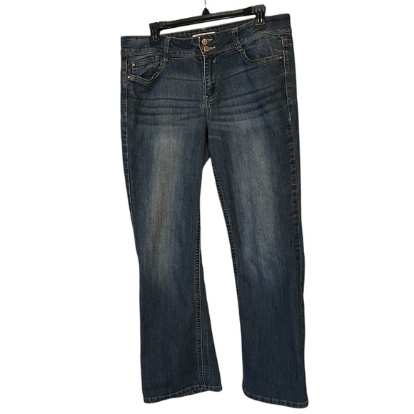 l.e.i Blue Straight Leg Jeans with Faded Wash - Picture 1 of 8